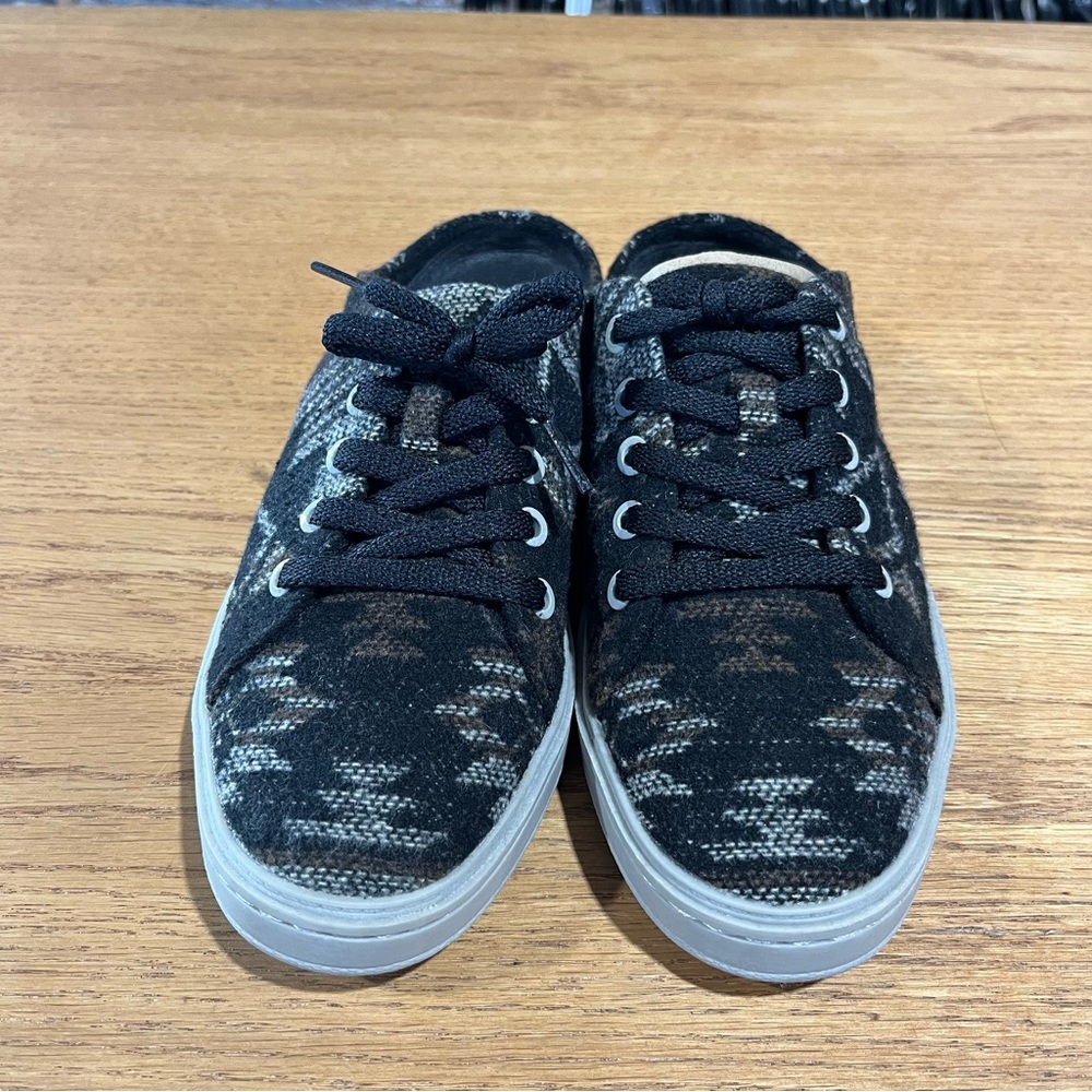 SOUL Naturalizer Kemper-Mule Women's Slip-On Sneakers Sz 6.5 - Picture 2 of 5